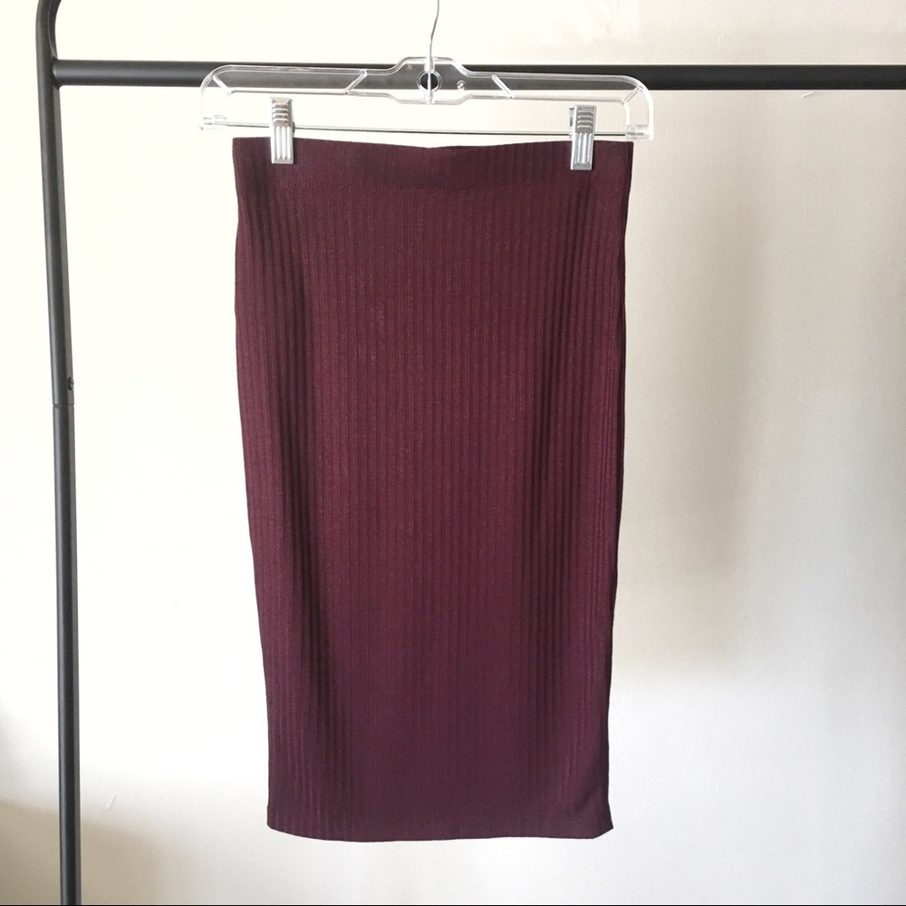FOREVER 21 Burgundy Ribbed Knit Pencil Skirt Size Small